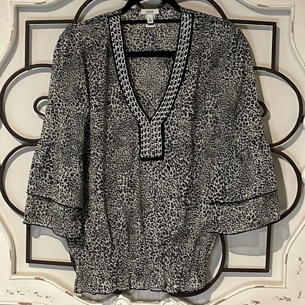 CACHE LEOPARD PRINT BELL SLEEVE BLOUSE SIZE SMALL